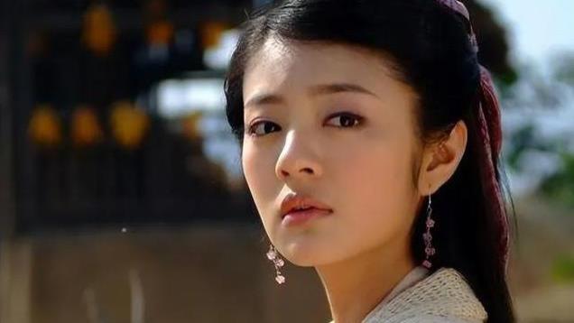 老公入狱3年后，43岁安以轩现身：有钱有孩子的她，真的输了吗？-踏雪寻梅追梦