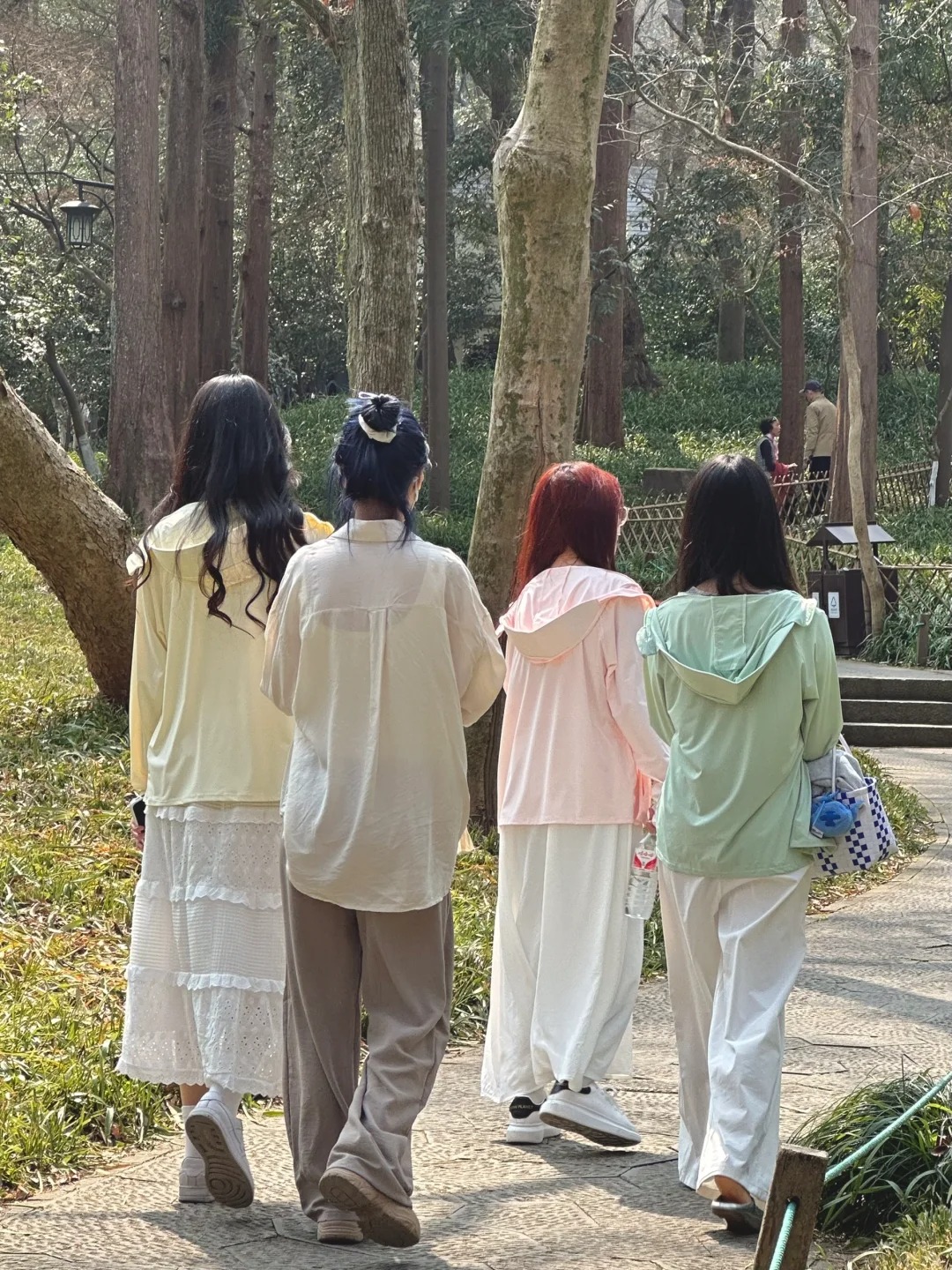 第一次这么直观的感受到。。。
遇到一群志同道合的室友真的很开心哈哈哈哈～
今天去