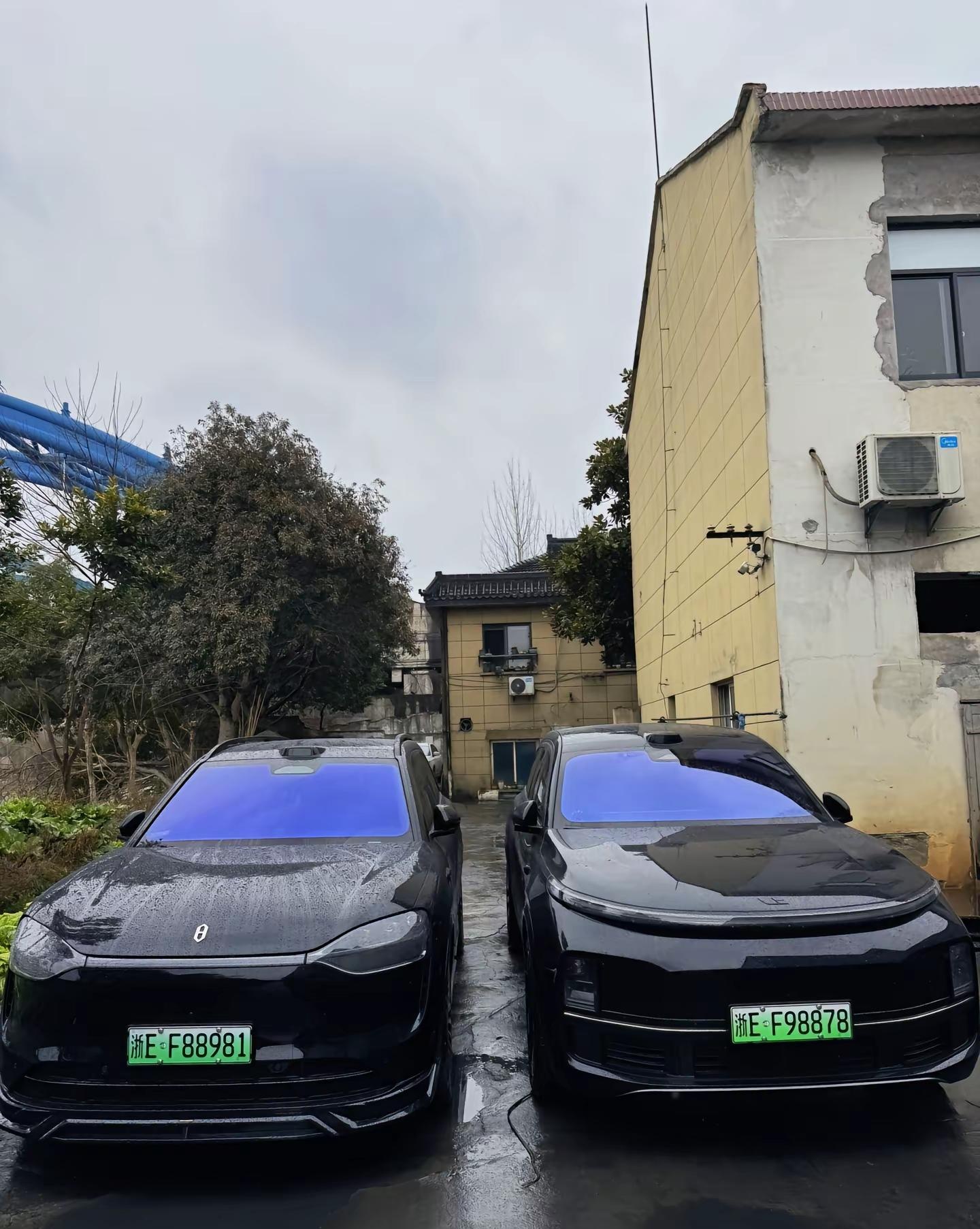 下雨天和李总的M9掰掰手腕 哪个更帅呢
