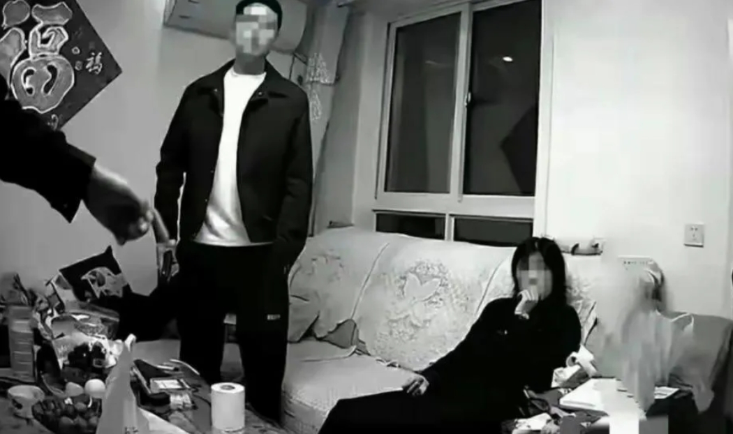 “简直令人难以置信！山东的一名女教师，居然在其丈夫出国期间做出出轨这般不齿之事！