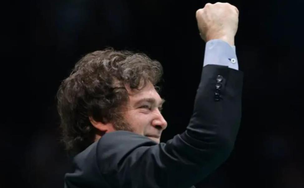 阿根廷“特朗普”有两把刷子？
 
去年12月，阿根廷上台了一位“电锯”总统叫米莱