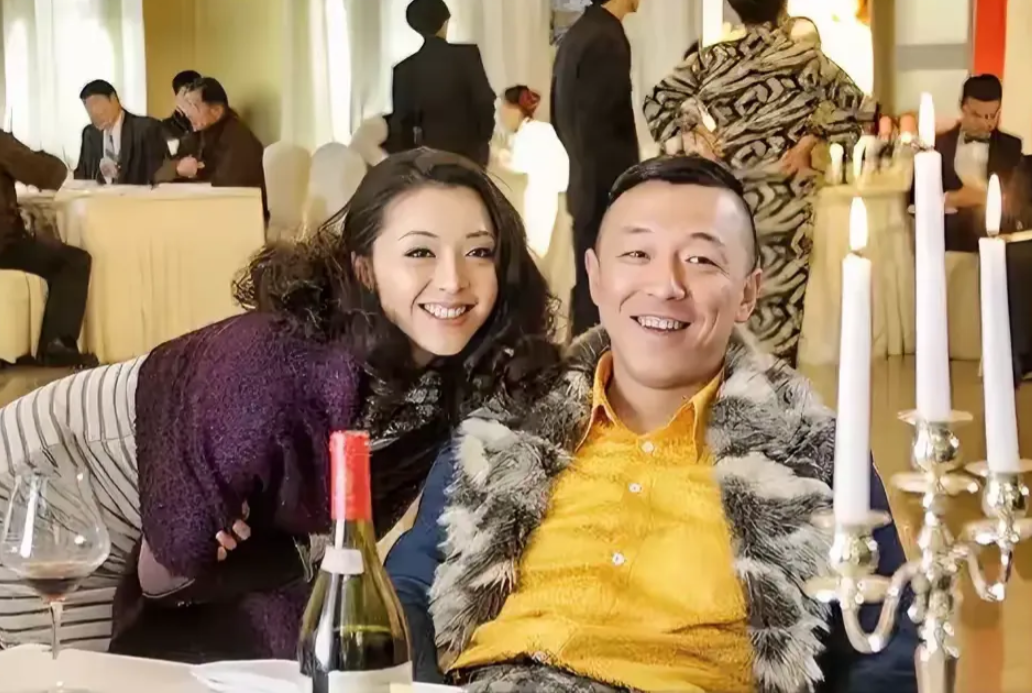 非常喜欢这两位演员。他们俩同姓，一个幽默风趣，一个活泼开朗。男演员，其貌不扬，略