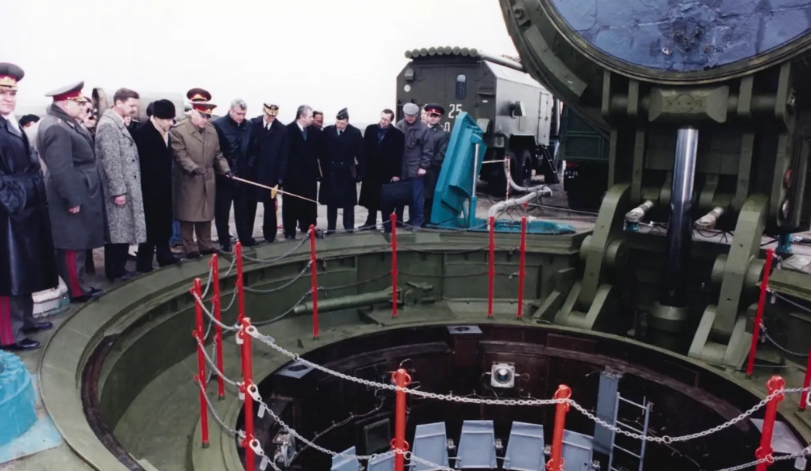 美国在玩火，会引起核战争，竟然有一些美国官员建议，把之前从乌克兰带走的核武器，现