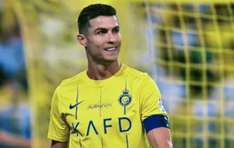 真的假的？C罗：我就是历史最佳！
谁说我不如梅西？不装了，我摊牌了，我就是GOA