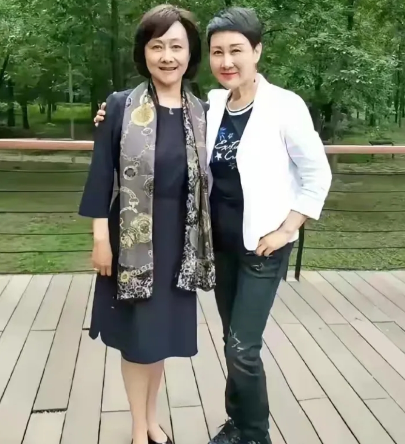 王亚茹扮演者越老越漂亮！
端庄，优雅！
气质不败当年，
人长得漂亮，
端庄典雅，
