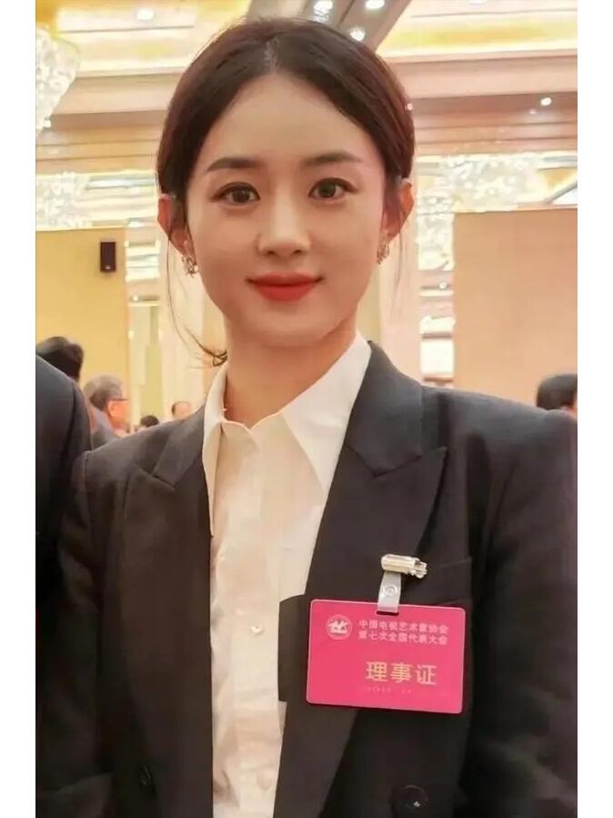 赵丽颖：璀璨星途背后的荣誉加持，厉害颖宝