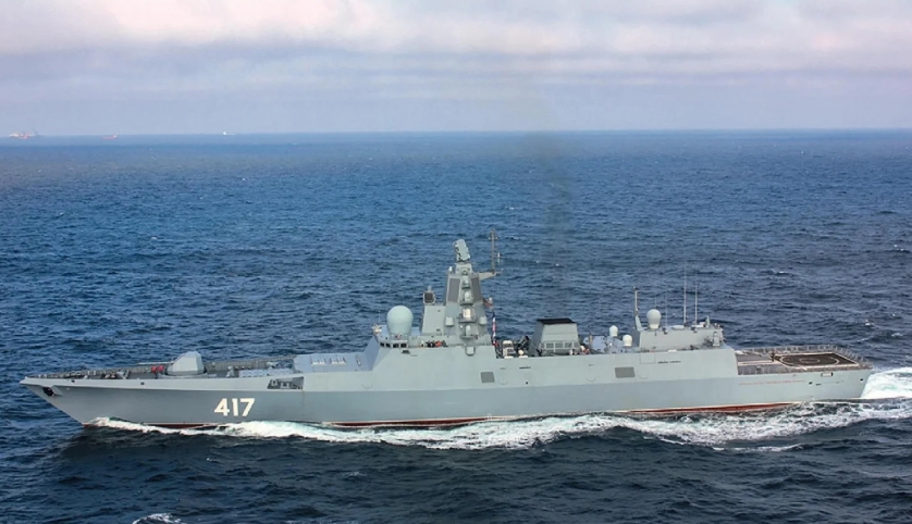 22350型护卫舰武器装备为1门AK-192 130毫米舰炮，2门帕尔马弹炮合一