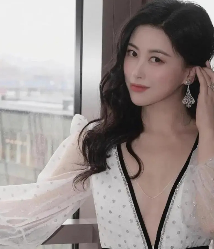 美丽内外兼修，朱珠的逆袭之路