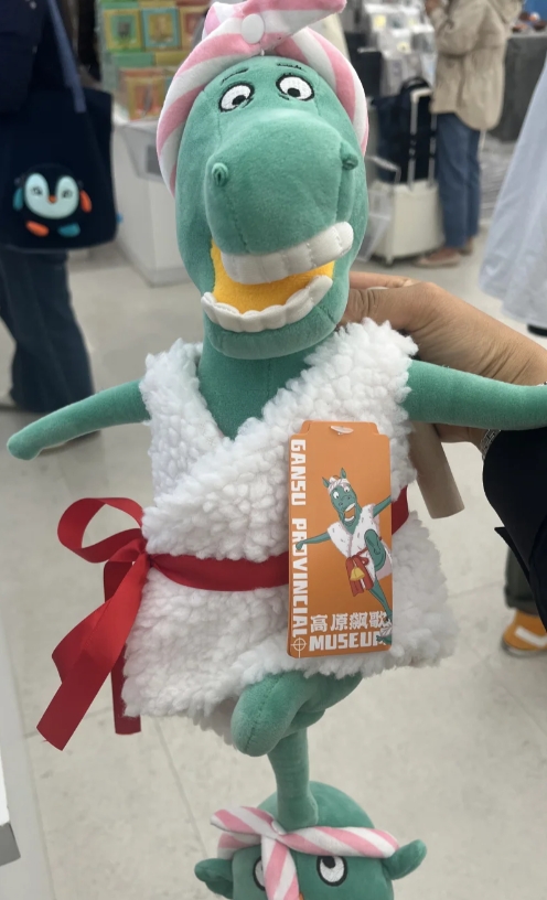 甘肃（不）土特产，不看吊牌还真猜不出是什么？

文创店逛的太嗨，除了马踏飞燕，其