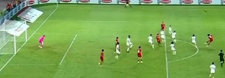 国足世界杯期待打破的记录：
1，打入一球，
2，拿到一分，
3，小组出线，
4，