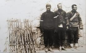 1946年，公安大队长赵文隆去到辽宁北镇一带，准备劝降当地一股实力极强的土匪。土