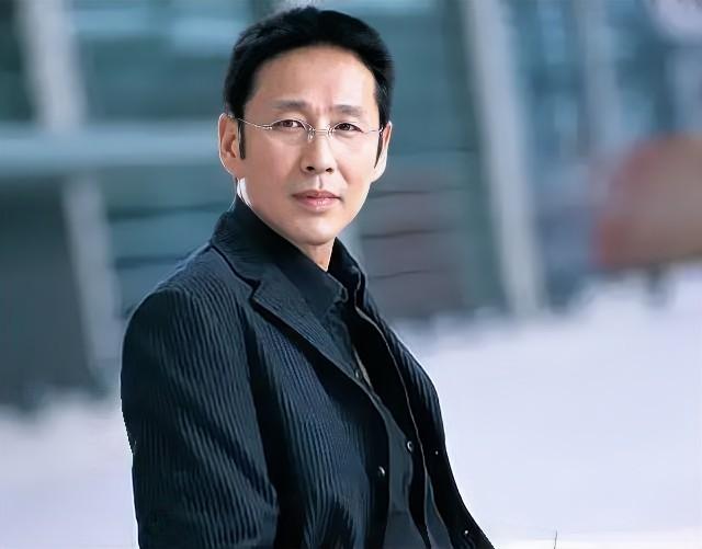 2013年，《北平无战事》剧组花300万邀请陈道明演戏，不料他却提出一个苛刻地条