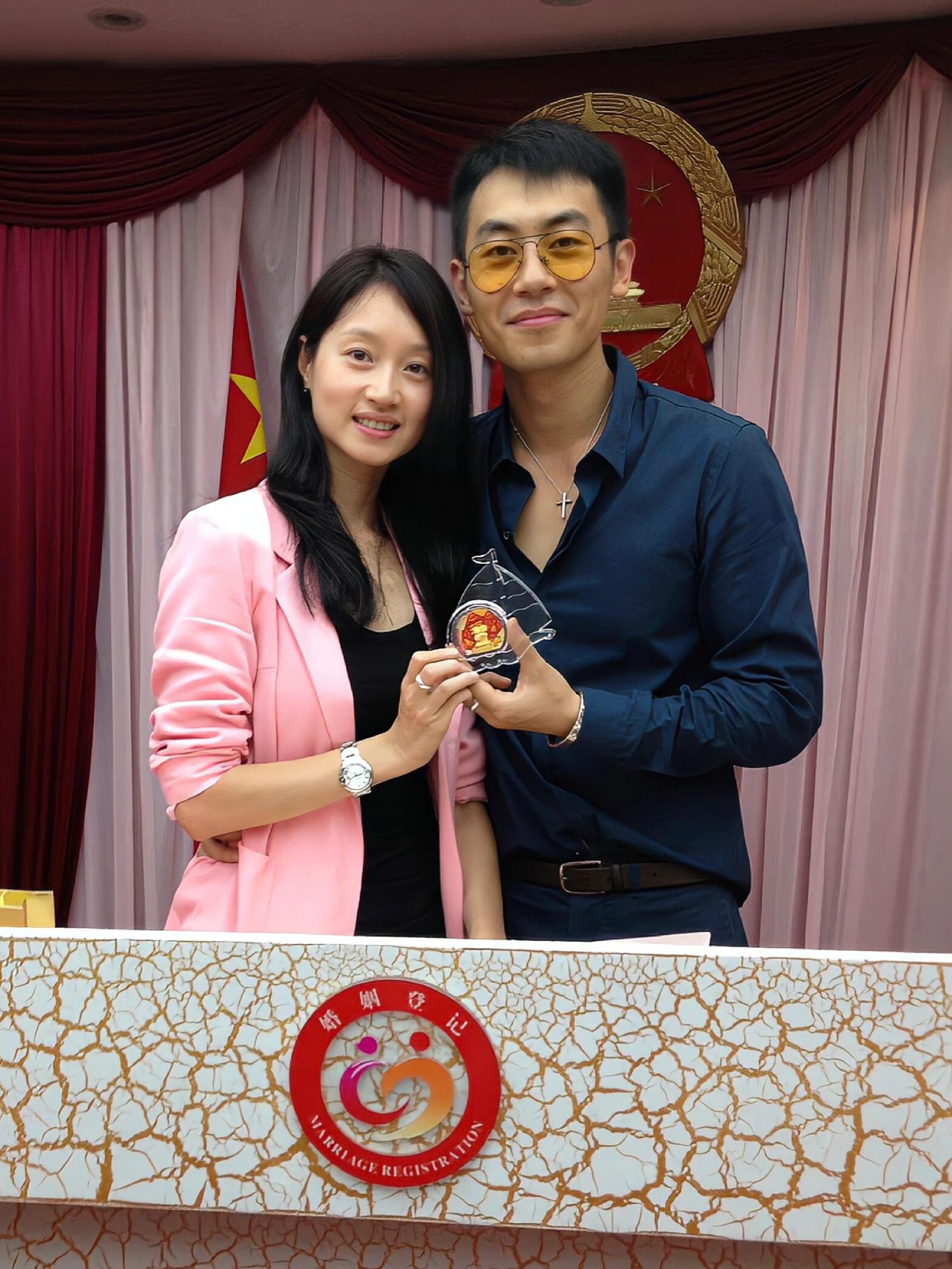 朱亚文：演艺璀璨，婚姻幸福守护者