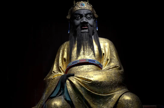 读《三国志》，竟然读出了困感。诸葛亮驻军五丈原，五丈原地理位置在宝鸡附近，向东一