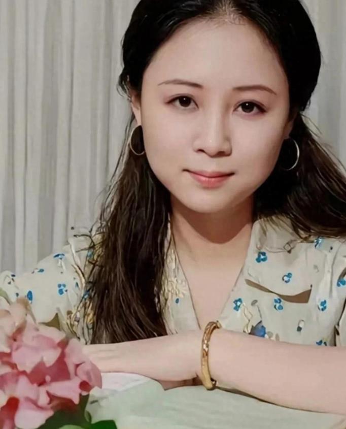 琼瑶活成了自己想要的模样，这一生很精彩很洒脱。
 
这几天脑海里一直回响着那句话