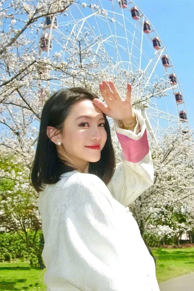 #陆婷怀孕##陆婷宣布结婚怀孕# 就在今天，前SNH48成员陆婷，发文分享怀孕的
