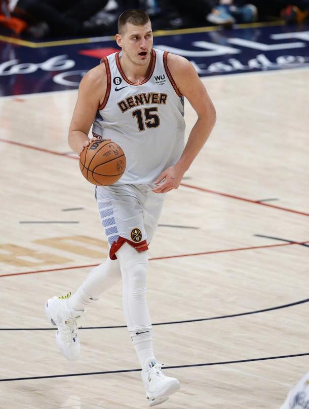 NBA常规赛掘金120-98快船！

1.约基奇16分是他这赛季最低分

2.掘