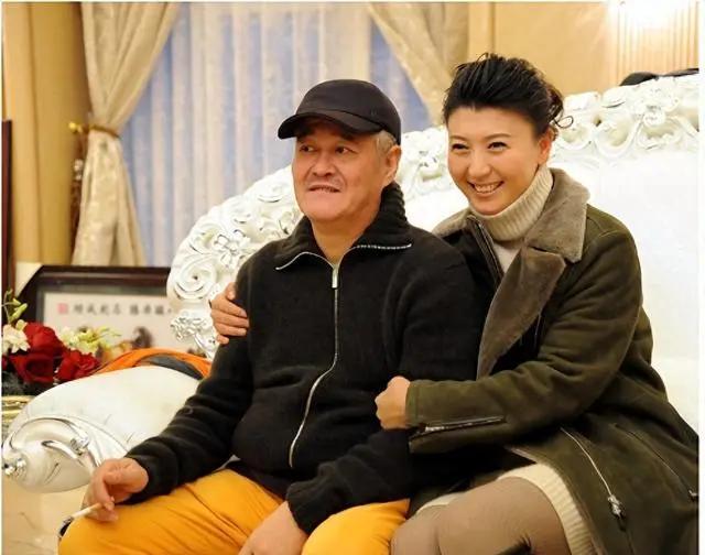 一次，赵本山和好兄弟喝酒PK，对方说：“今天我要喝倒了，就把新买的车送你，你要先
