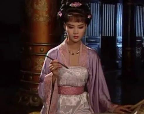 武则天怒惩上官婉儿，额头伤痕变梅花，婉儿机智获赞