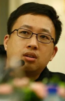 网传于正删除了对琼瑶的道歉函，网友：发现了3个有意思的现象：

1.于正的某博设