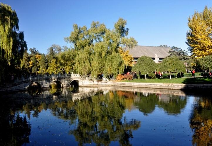 北京大学究竟有多厉害？该校是中国第一所国立综合性大学，也是优秀学子最向往的大学之
