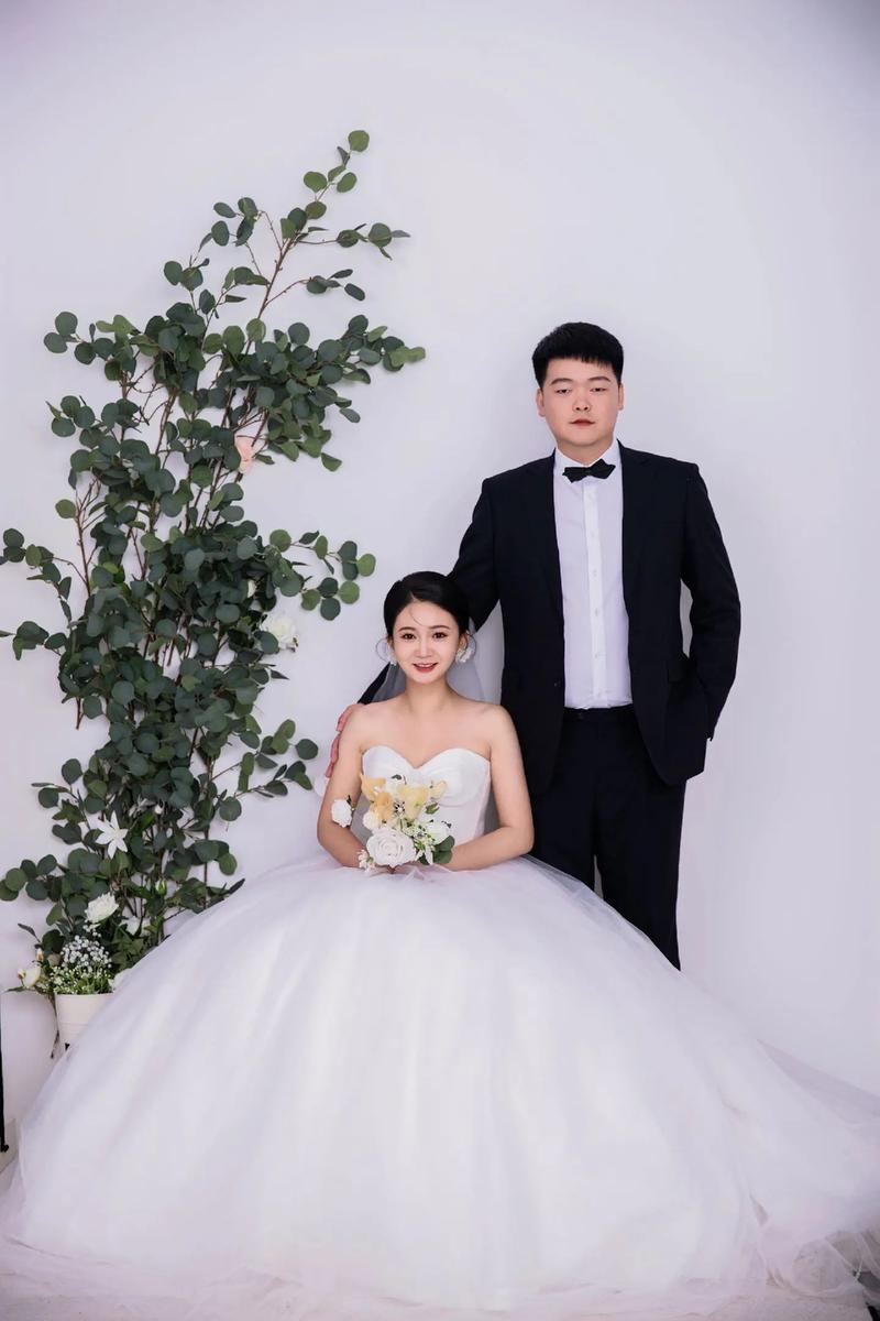 2014年，张博宇大婚，亲戚朋友都去了，亲生父亲张丰毅不去，他说：“我认为他办一
