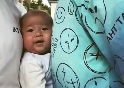 这小孩真的可爱！