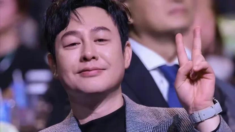 以为能“毁掉”张颂文，自己却先被扒了个底朝天