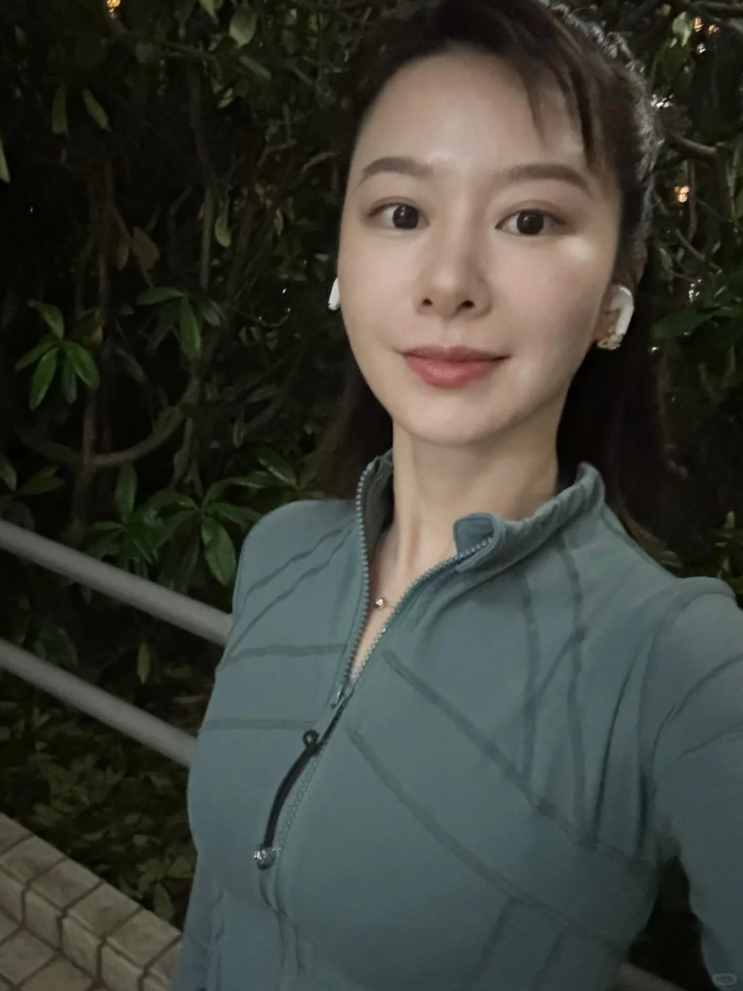 跑步
今天开始尝试慢跑代替快走，打个卡