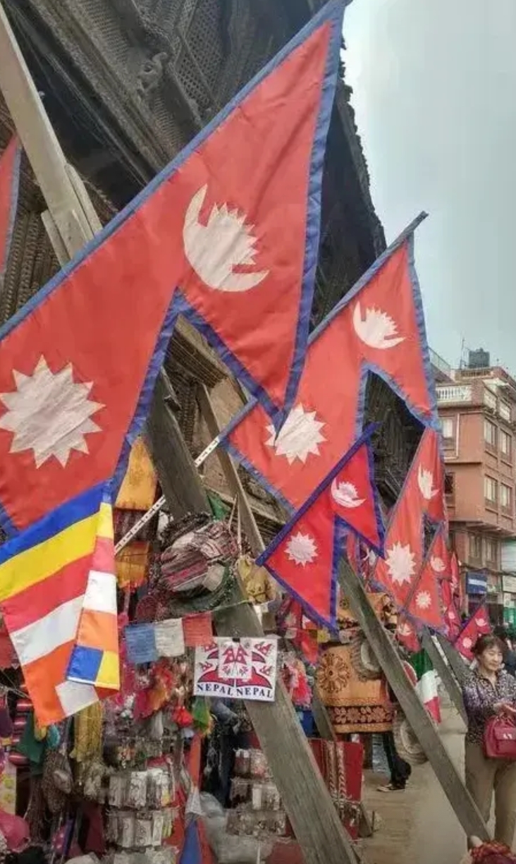 尼泊尔《加德满都邮报》11月11日报道，印度以“含中国生产部件”为由，限制进口尼