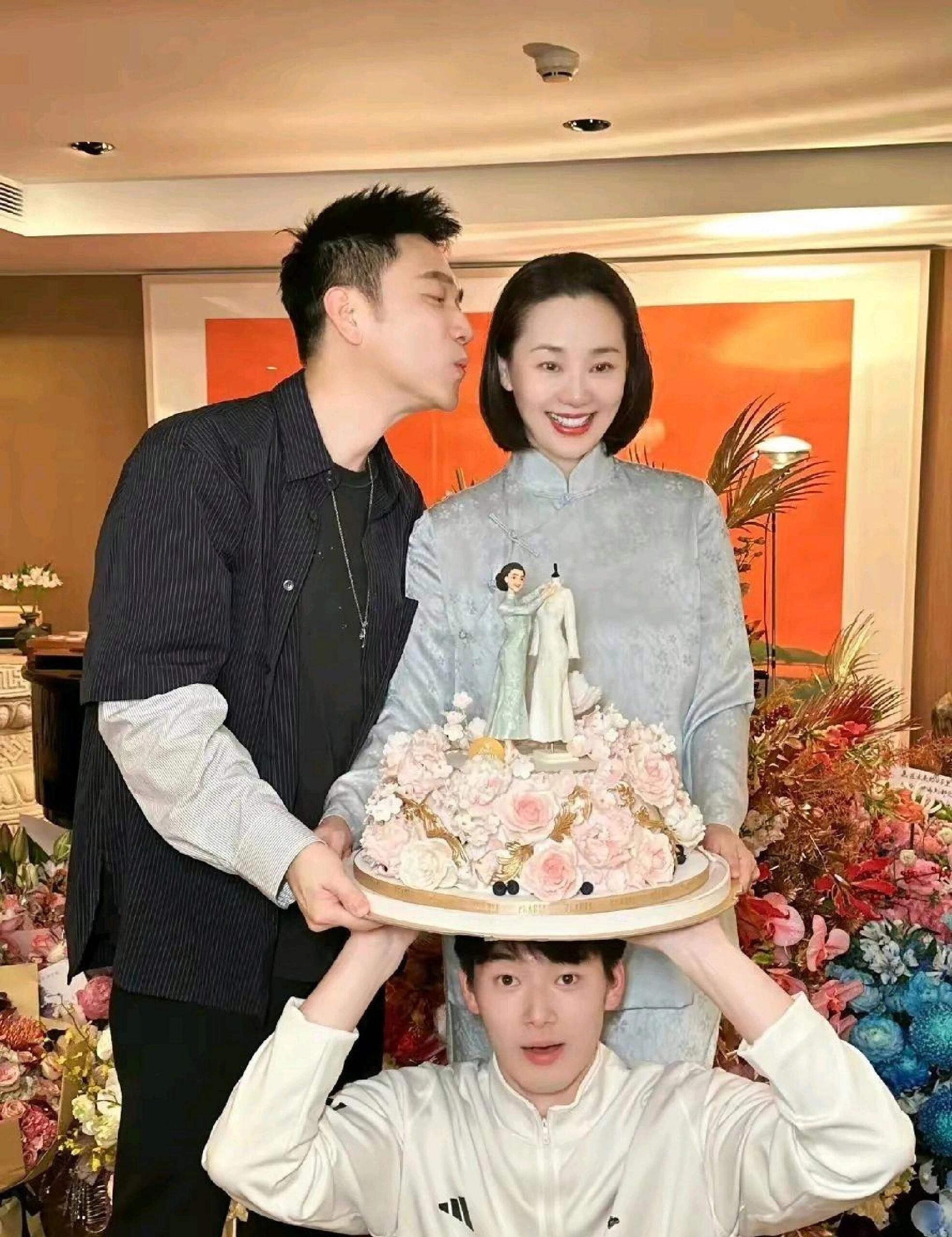 知名歌星林依轮为妻子庆生：感动无数粉丝