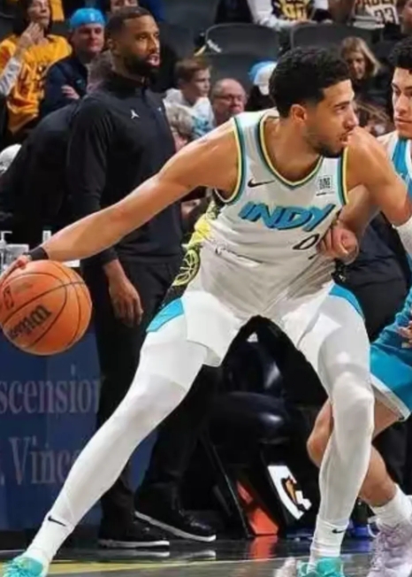 北京时间12月9日NBA常规赛残阵黄蜂客场113：109险胜步行者止八连败。
