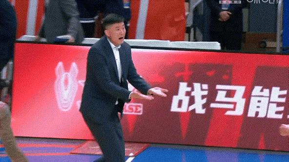 #cba# 别怪杜峰，张文逸能打出来真的靠他啊。
看看张文逸下场时杜峰这表现，感