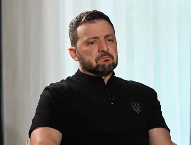 乌克兰打到最后，却成了列强们的盛宴。俄国要他的地，美国要他的资源，自己却白白战死