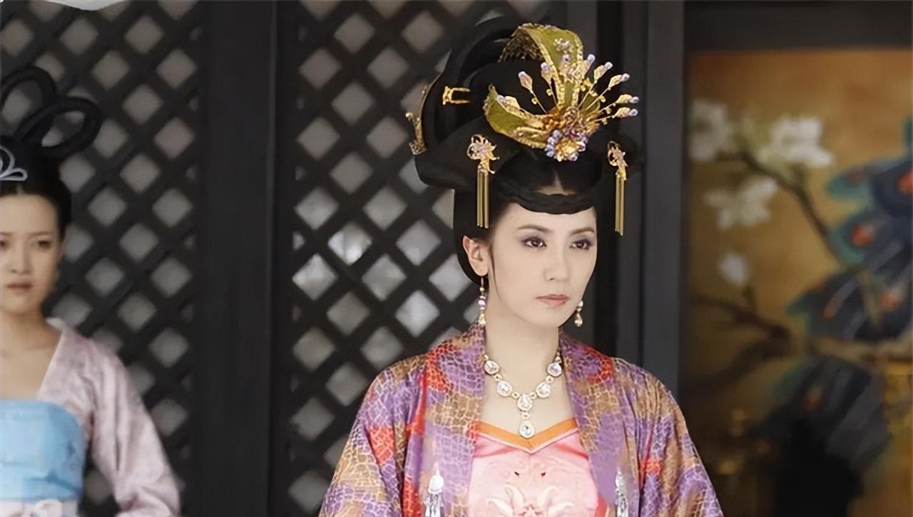 贺兰敏之是武则天的姐姐韩国夫人的儿子，从小就聪明多才，外表俊朗，史书曾这样说道：