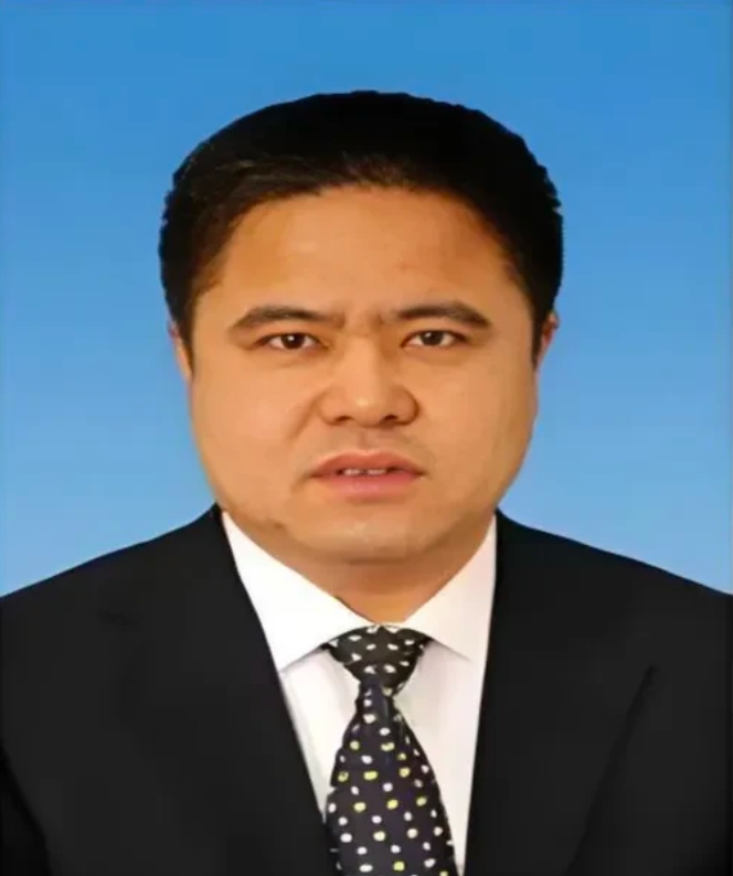 鸡西原副市长李传良涉案高达31亿，查封房产千余处，居然被他逃了，他是真敢贪啊，这