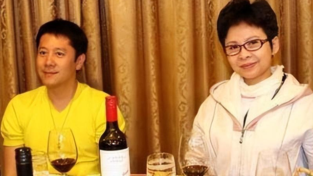 一百万一夜?赖兴昌揭露两人真实关系,歌唱家董文华又为何退圈(赖兴国履历)-第5张图片-九妖电影 一百万一夜?赖兴昌揭露两人真实关系,歌唱家董文华又为何退圈(赖兴国履历)-第5张图片-九妖电影
