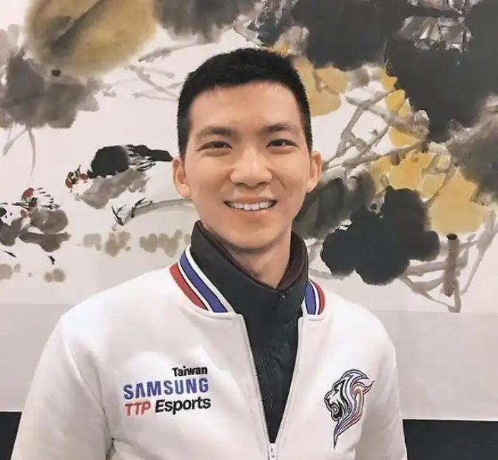 台湾一位名叫林伯轩的年轻人在大陆的惠台政策之下，实现了他的创业梦想。然而，在接受
