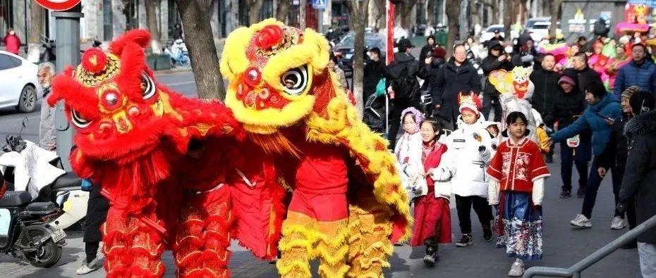 海外中餐馆年夜饭火了，外国人也来凑热闹！