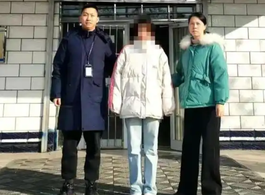 四川，一18岁女子收10万彩礼与相识一天的34岁男子签订“婚姻协议”，然而同居一