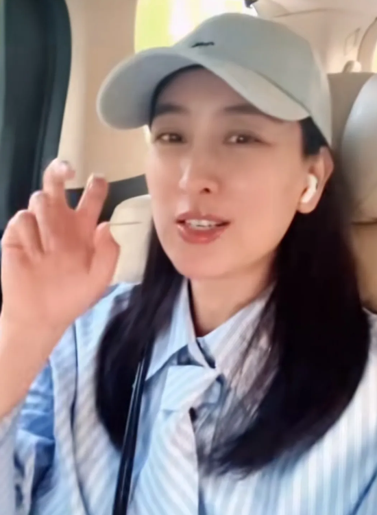 明星们其实也和普通人一样，有着自己心中的偶像，也会热衷于追星。
马苏就大方地承认