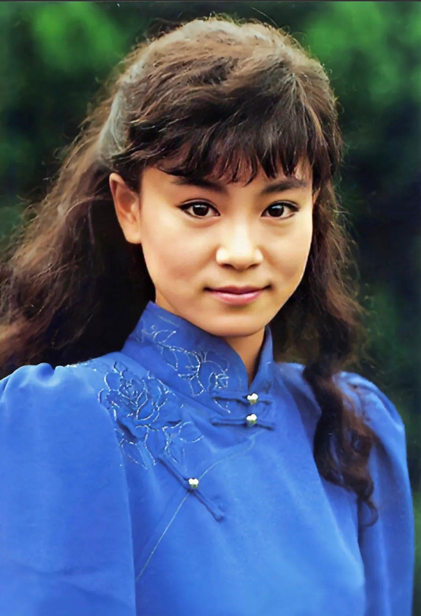 女作家琼瑶，评价女演员刘雪华，她啊，不但是最好的演员，还是我的挚友，在我最困难的