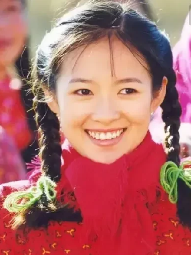 一次，主持人问章子怡:“冬天最冷的时候，你会穿多少条裤子？”章子怡说:“最冷的时