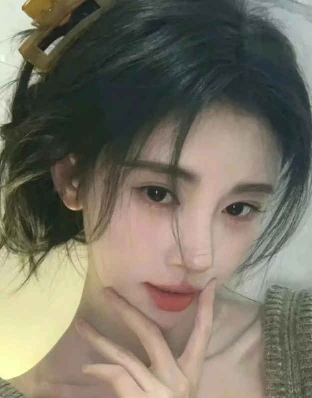 鞠婧祎清纯秀丽