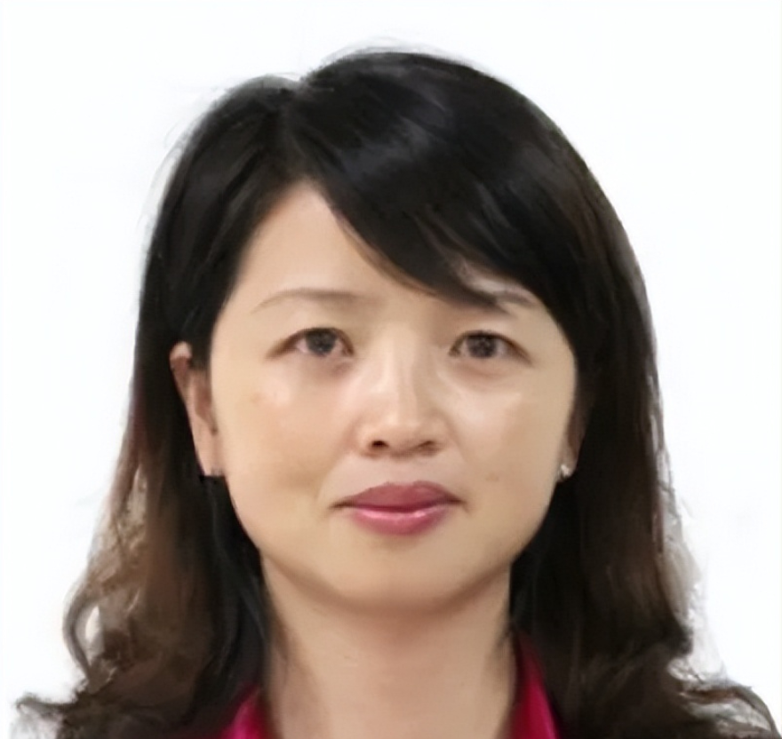她是聪明还是愚蠢？

这个女人，为了享乐，4000万元买了四层大别墅，装修花了8