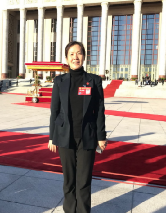 她是美国极不想放回中国的科学家，拒绝了美国公司千万年薪，抵挡所有人抛出的橄榄枝，