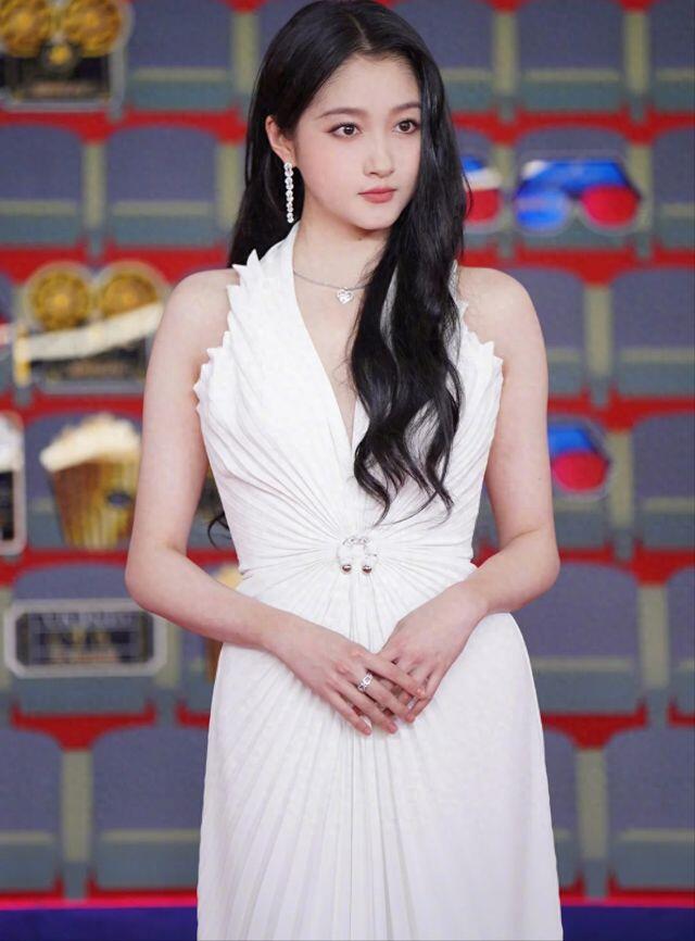 关晓彤好幸福哟