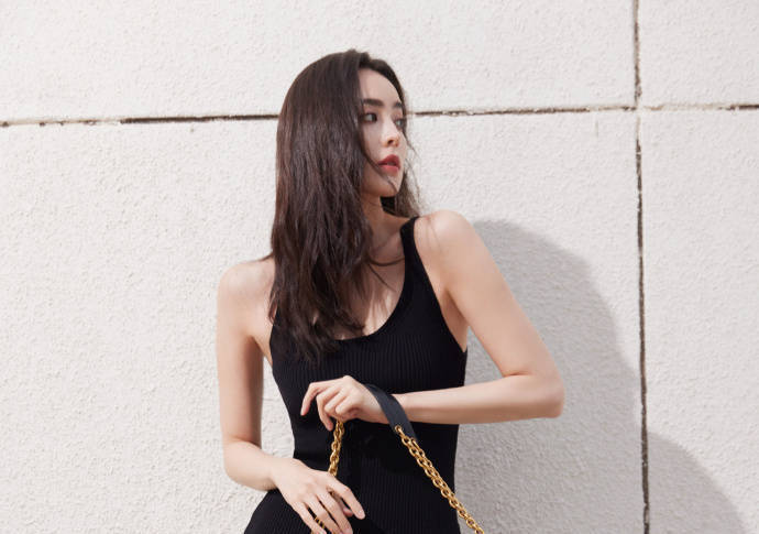 古力娜扎美照气场很强大