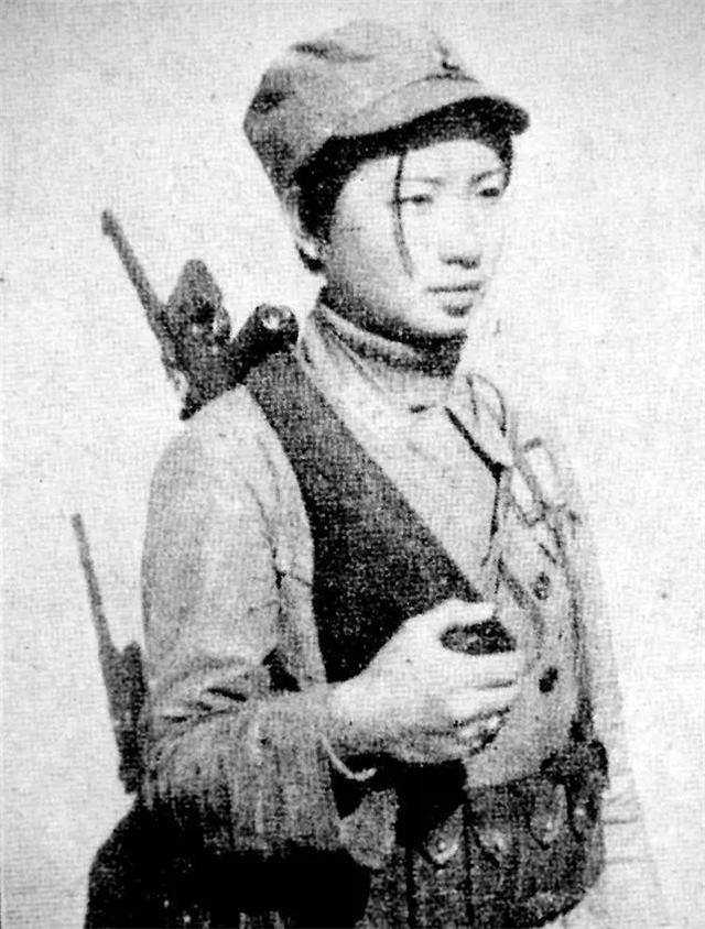 1939年，八路军女情报员肖影在日军严刑拷打下生命垂危。正当她坚持不屈时，一名汉