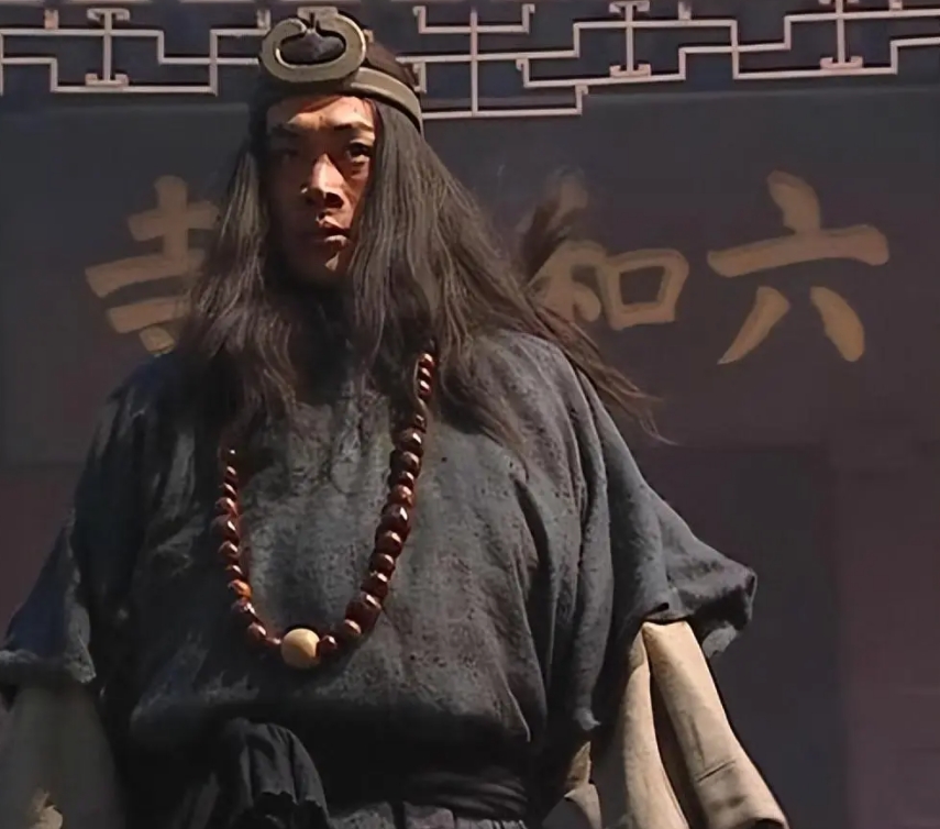 《水浒传》中各个角色，要是不骑马，能打得过武松的也就以下几个。
1.武大，面对武